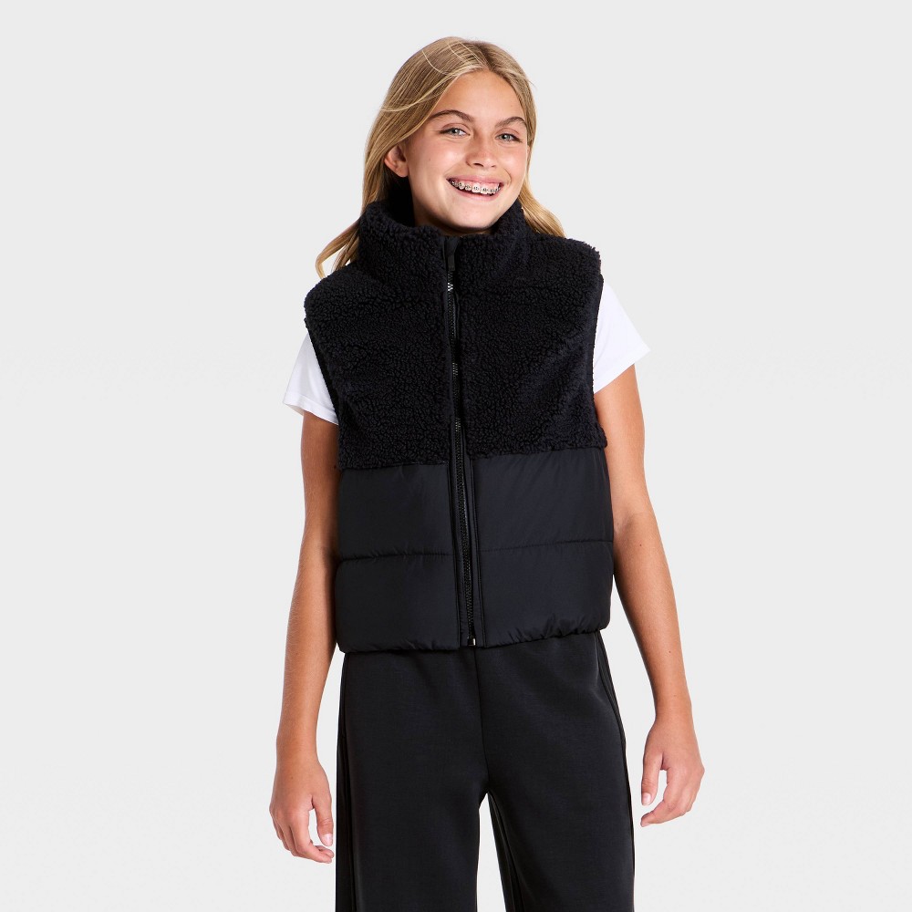 Girls' High Pile Fleece Puffer Vest - All In Motion™ Black M