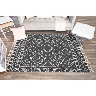 CosmoLux Black and White Shag Moroccan 5' x 7' Area Rug