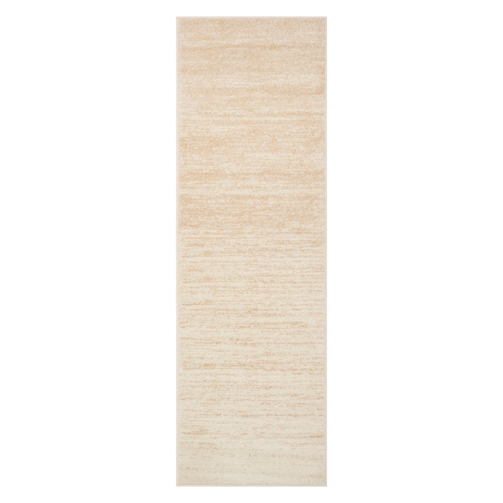 2'6inx8' Ombre Design Runner Champagne/Cream - Safavieh