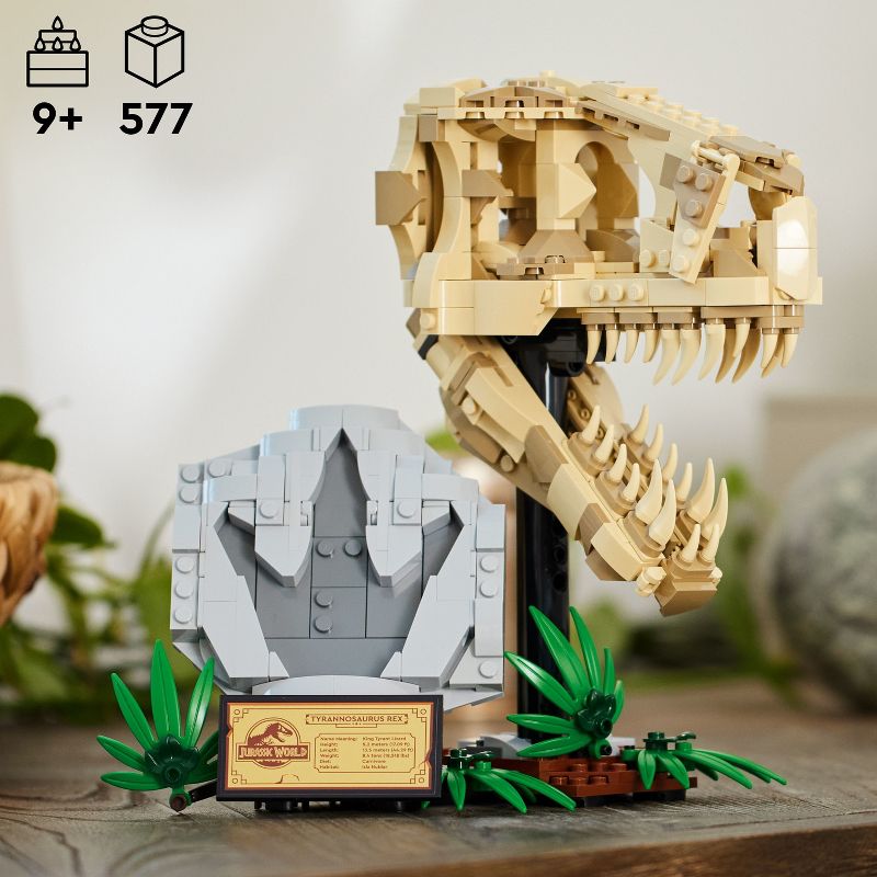 LEGO Jurassic World Dinosaur Fossils: T. rex Skull Toy 76964, 3 of 10
