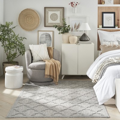 Silver Grey Trellis Synthetic 4' x 6' Easy-Care Area Rug