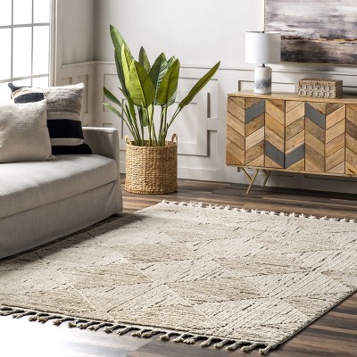 Beige Geometric 4' x 6' Synthetic Area Rug with Tassels
