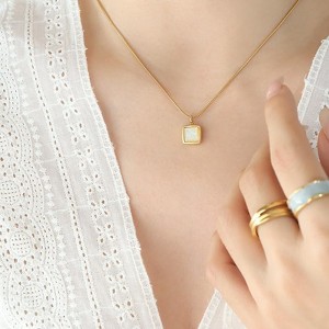 Clotth Seashell Pendant Necklaces – Summer Beach & Minimalist Gold & Stainless Steel Jewelry for Women - 1 of 4