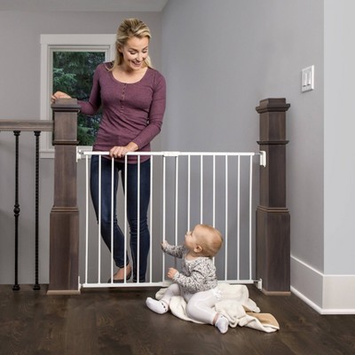 White Adjustable Metal Stairway Safety Gate
