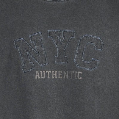 Детские футболки Cat & Jack Boys' Short Sleeve 100% Cotton Oversized NYC Embroidered Graphic T-Shirt - Cat & Jack™ Charcoal Gray M — фото 3