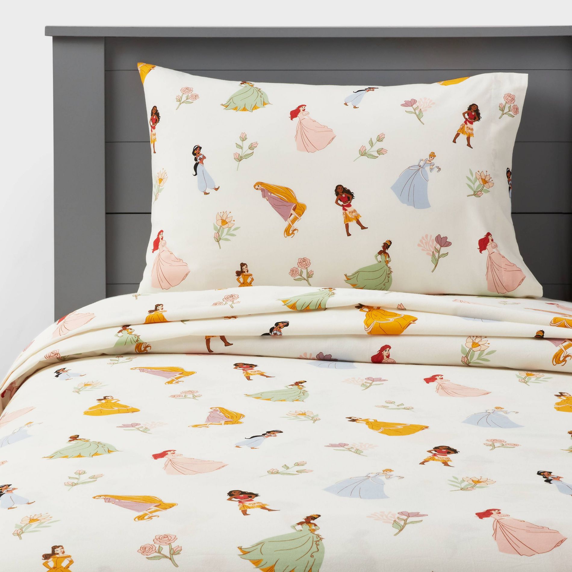 Queen Princess Characters Kids' Sheet Set - The Disney Collection by Pillowfort™