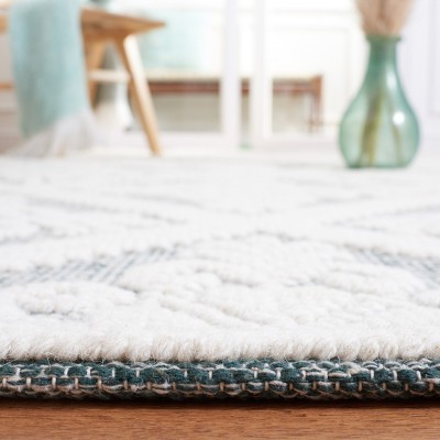 Ivory and Gray Handwoven Wool Area Rug, 8' x 10'