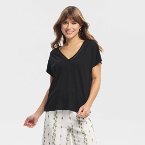 Women's Short Sleeve Lace Trim V-Neck T-Shirt - Universal Thread