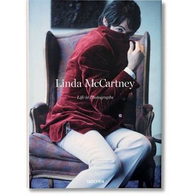 Linda McCartney. Life in Photographs - by  Annie Leibovitz & Martin Harrison (Hardcover)