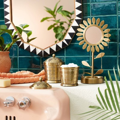 GUEST d c e e f e b eb d?wid= amp;hei= amp;qlt= amp;fmt=webp