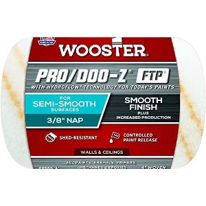 Wooster Genuine 4" Pro/Doo-Z FTP 3/8" Nap Roller Cover - RR666-4 - 1 of 3