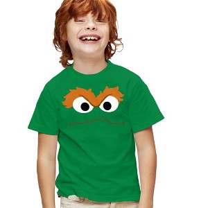 Boys' Short Sleeve Sesame Street Oscar Face T-Shirt - 1 of 4