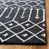 Himalaya HIM903 Hand Tufted Indoor Rugs - Safavieh - 3 of 4