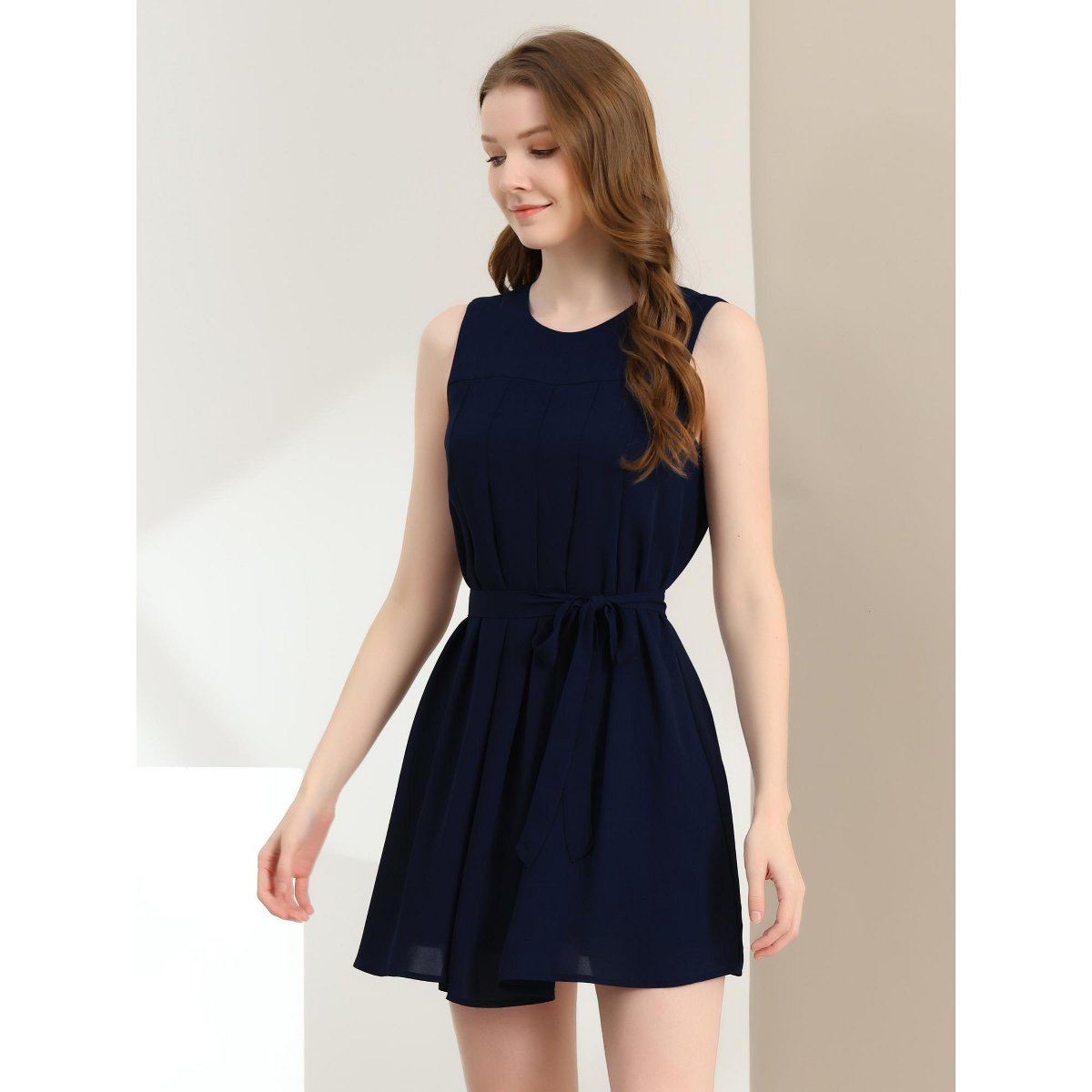 Женские платья INSPIRE CHIC Women's Sleeveless Round Neck Pleated Chiffon Dress Small Navy Blue — фото 2
