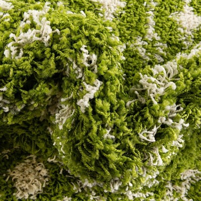 Green and Ivory Oval Trellis Shag Synthetic Rug 4' x 6'