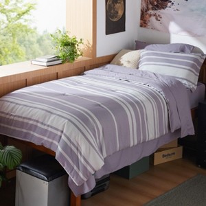 Bedding Set with Cationic Dyeing for Striking Double-Sided Contrast - 1 of 4