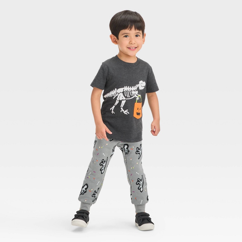 Toddler Boys' Halloween Short Sleeve T-Shirt and Pull-On Fleece Jogger Pants - Cat & Jack™ Black 12M/6 Sets 