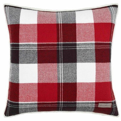 red throw pillows