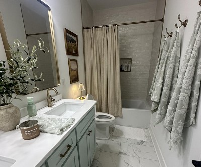 Guest review image 1 of 3, zoom in