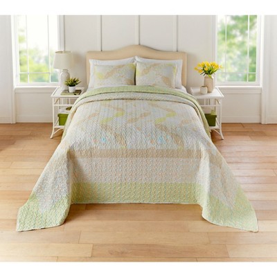 BrylaneHome Marsha Cross Patchwork Bedspread