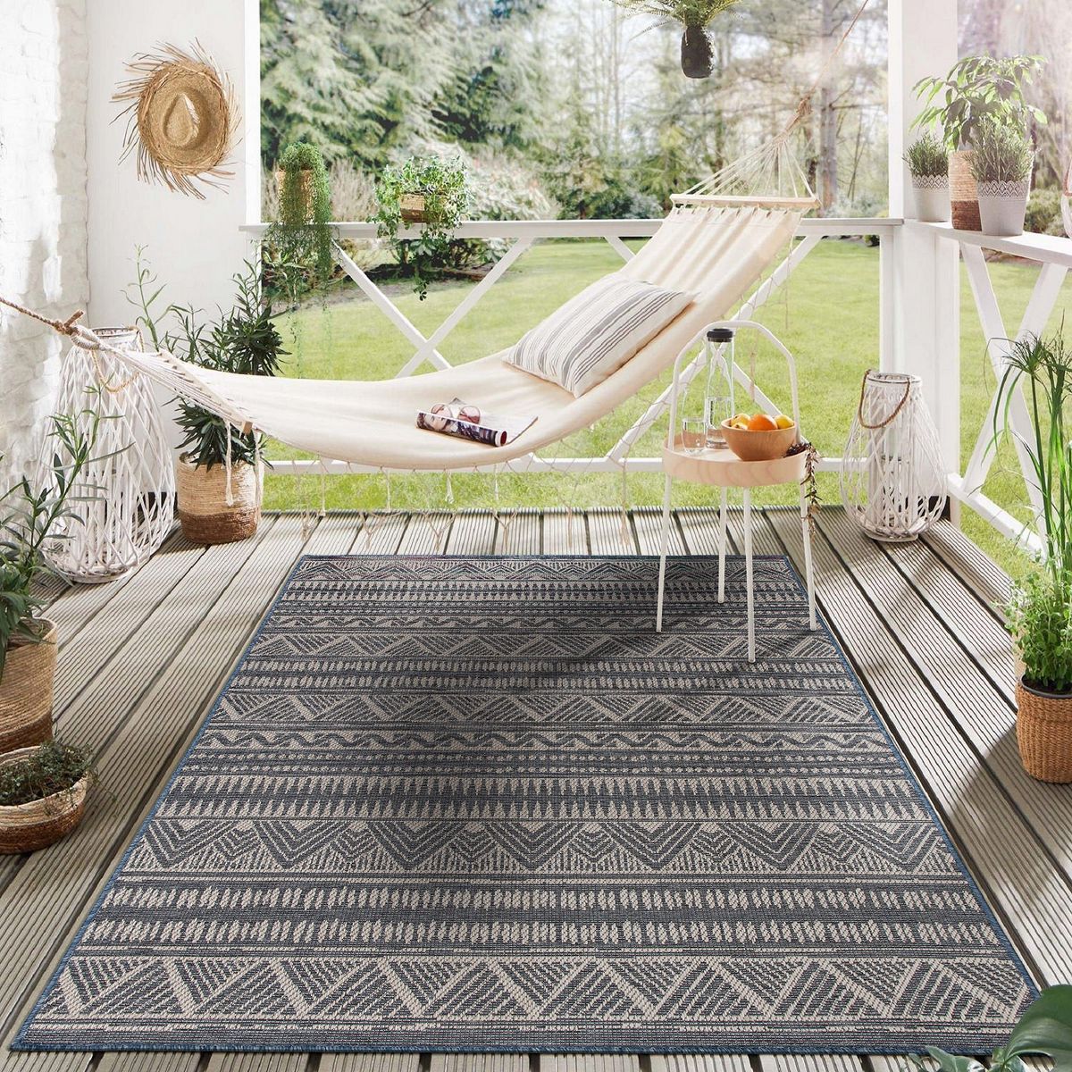 World Rug Gallery Bohemian Geometric Indoor/Outdoor Area Rug: Weather-Resistant, Low Pile, Machine Made - thumbnail 2