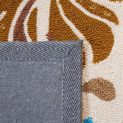 Ivory and Grey Hand-Hooked Floral Area Rug, 5' x 8'
