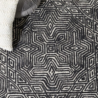 Black and Ivory Hand-Tufted Wool 8' x 10' Area Rug