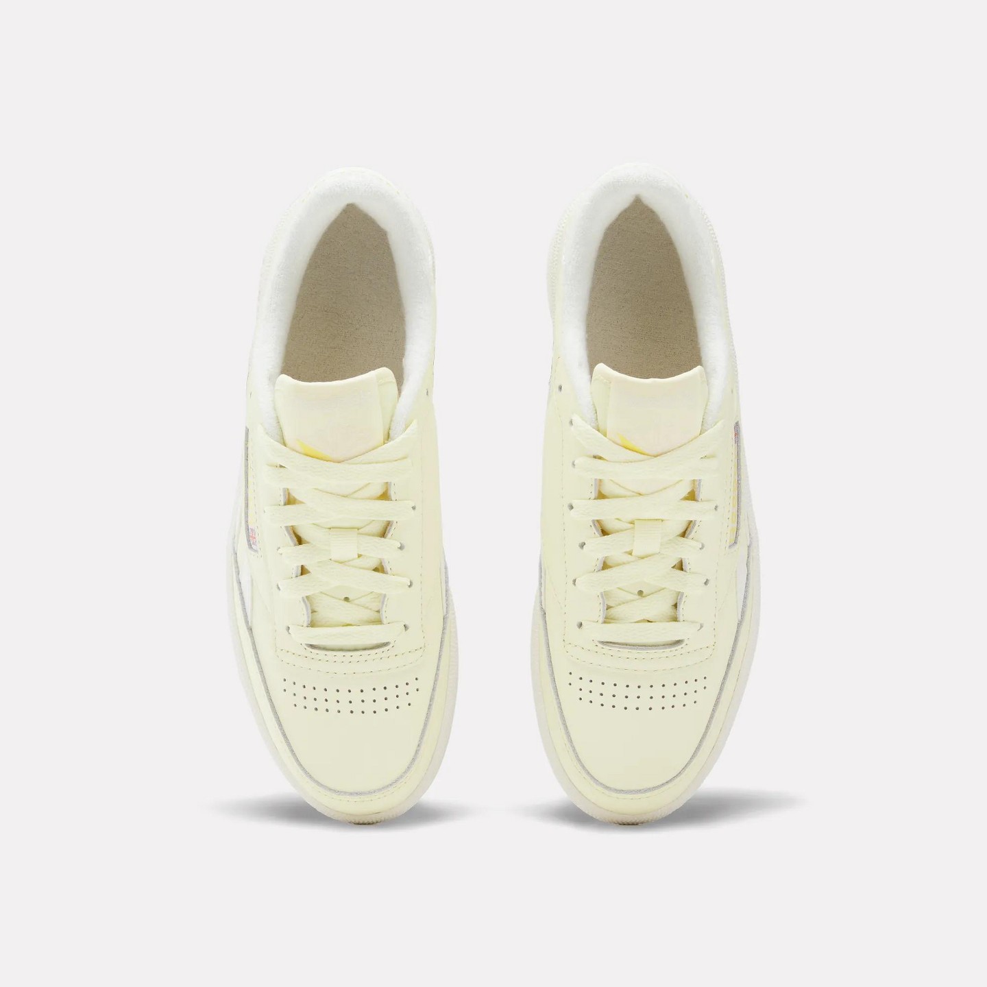 Женские кроссовки Reebok Club C Revenge Shoes Size 6 Raw Yellow/Chalk/Raw Yellow, цвет: Жёлтый — фото 2