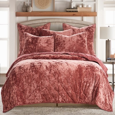 Luxurious King-Sized Reversible Red Velvet Quilt
