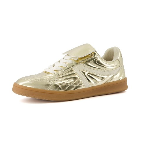 Женские кроссовки CUSHIONAIRE Women's Astro Retro Sneaker, Lace-Up Design +Memory Foam, Wide Widths Available, gold sneakers for women, Gold Metallic, 6