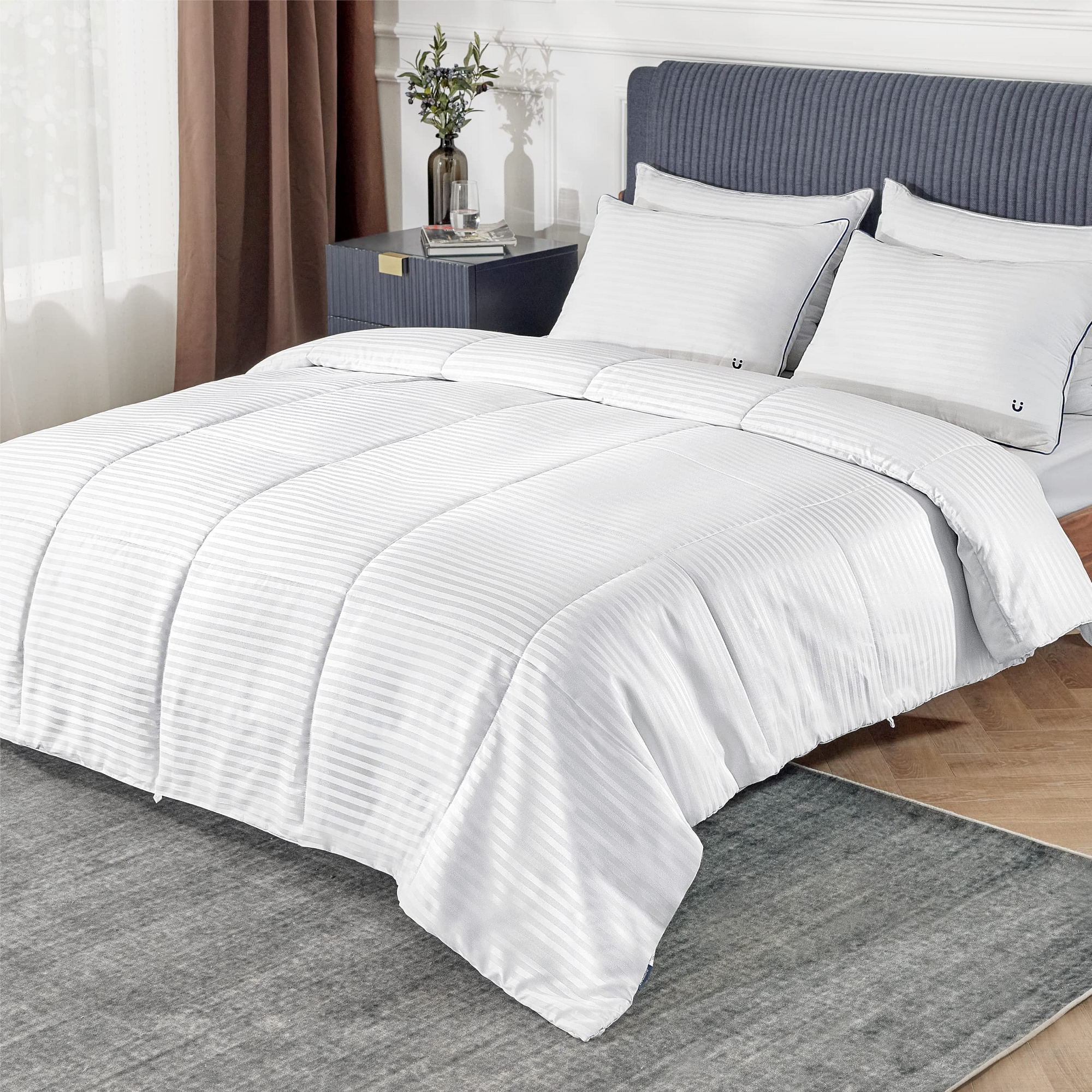 Cooling Duvet Insert Lightweight, Quilted, Down Alternative with Corner Tabs King Size White