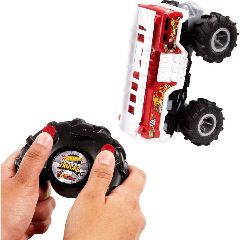 Hot Wheels Monster Trucks 1:24 Scale Remote Control 5-Alarm Vehicle, 3 of 6