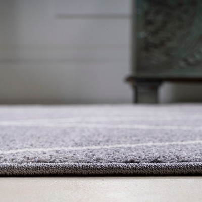 Gray and White Diamond Trellis 4' x 6' Reversible Area Rug