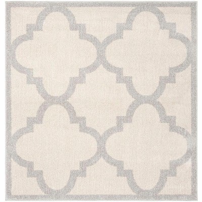 beige/light grey