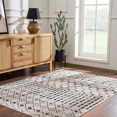 Hauteloom 6'7" Round Black and Gray Washable Polyester Rug