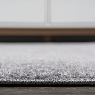Gray Synthetic 4' x 6' Solid Low-Pile Indoor Area Rug