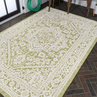 Sinjuri Green/Cream Medallion 4' x 6' Reversible Indoor/Outdoor Rug