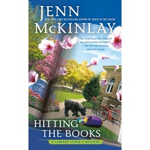 Hitting the Books - (Library Lover's Mystery) by  Jenn McKinlay (Paperback) - 1 of 1