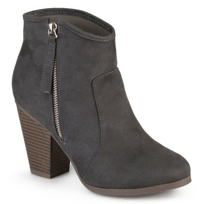 Journee Collection Women's Link Outside Zip Stacked Heel Booties