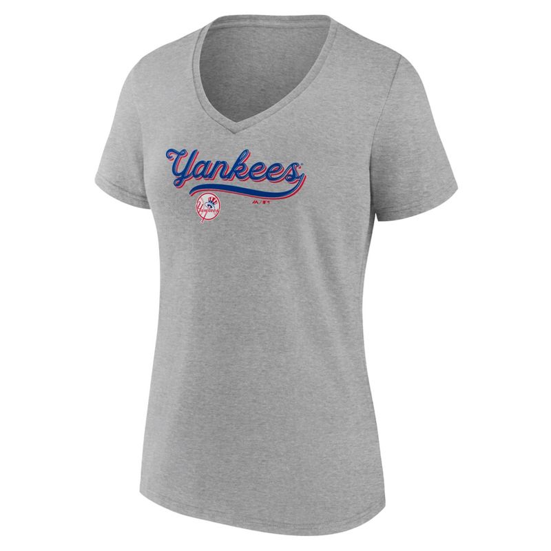 MLB New York Yankees Women&#39;s V-Neck Core T-Shirt, 2 of 4