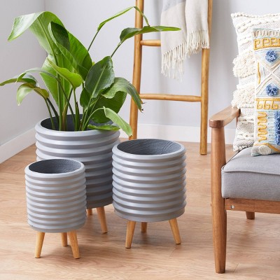 Chic Gray Fiber Clay Grooved Planters on Wooden Tripod Legs - Set of 3