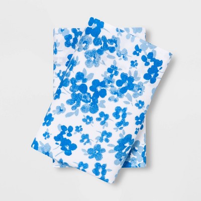 King Easy Care Printed Pillowcase Set Blue Floral - Room Essentials™
