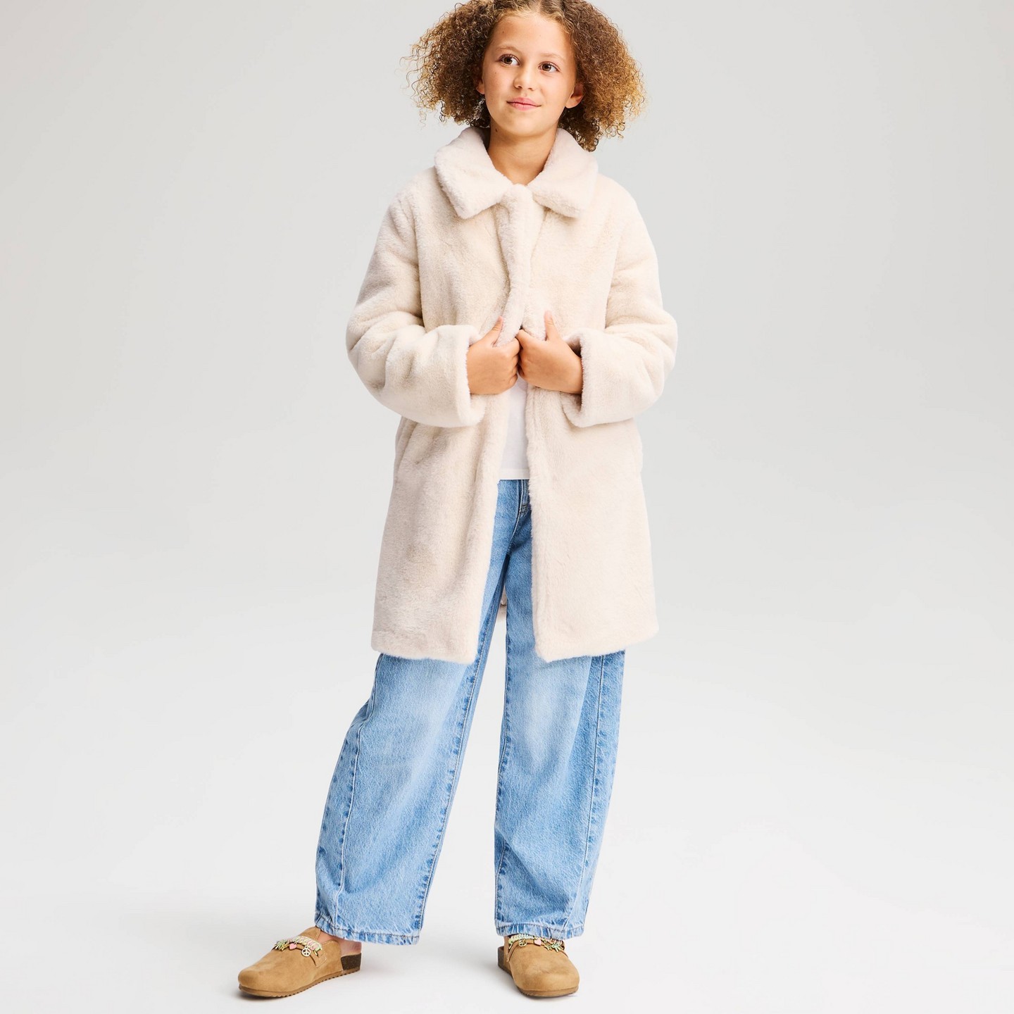 Пальто Cat & Jack Faux Fur Overcoat для девочек, цвет: Кремовый — фото 1