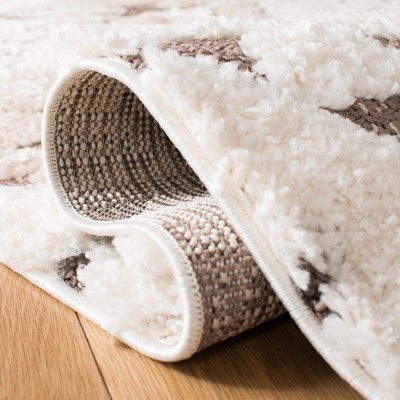 Ivory Diamond Braided Edge Shag Rug 27in x 19in