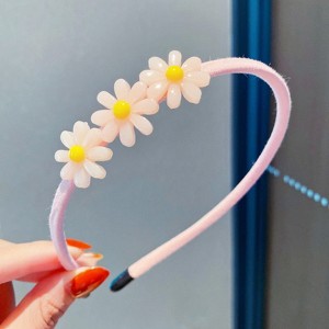 MyKids-Usa Girls 3D Flower & Heart Patched Design Simply Style Headband - 1 of 4
