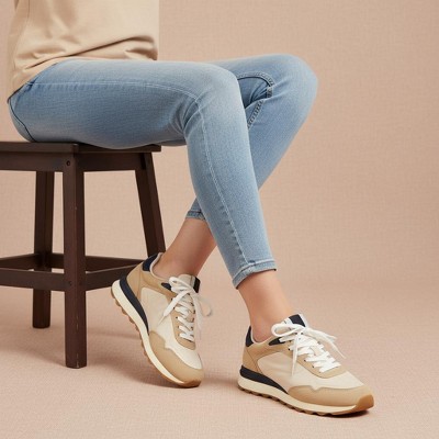 Женские кроссовки CUSHIONAIRE Kicks Fashion Sneakers for Women, Lightweight Non-Slip Lace Up Spring Shoes with Memory Foam Insole - Black 7.5W — фото 5