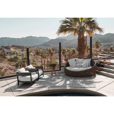 Gray Handwoven Synthetic Indoor/Outdoor Rug, 9' x 12'