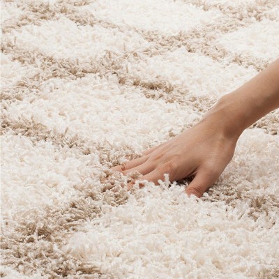 Sumptuous Ivory Shag 8' Square Synthetic Easy-Care Rug