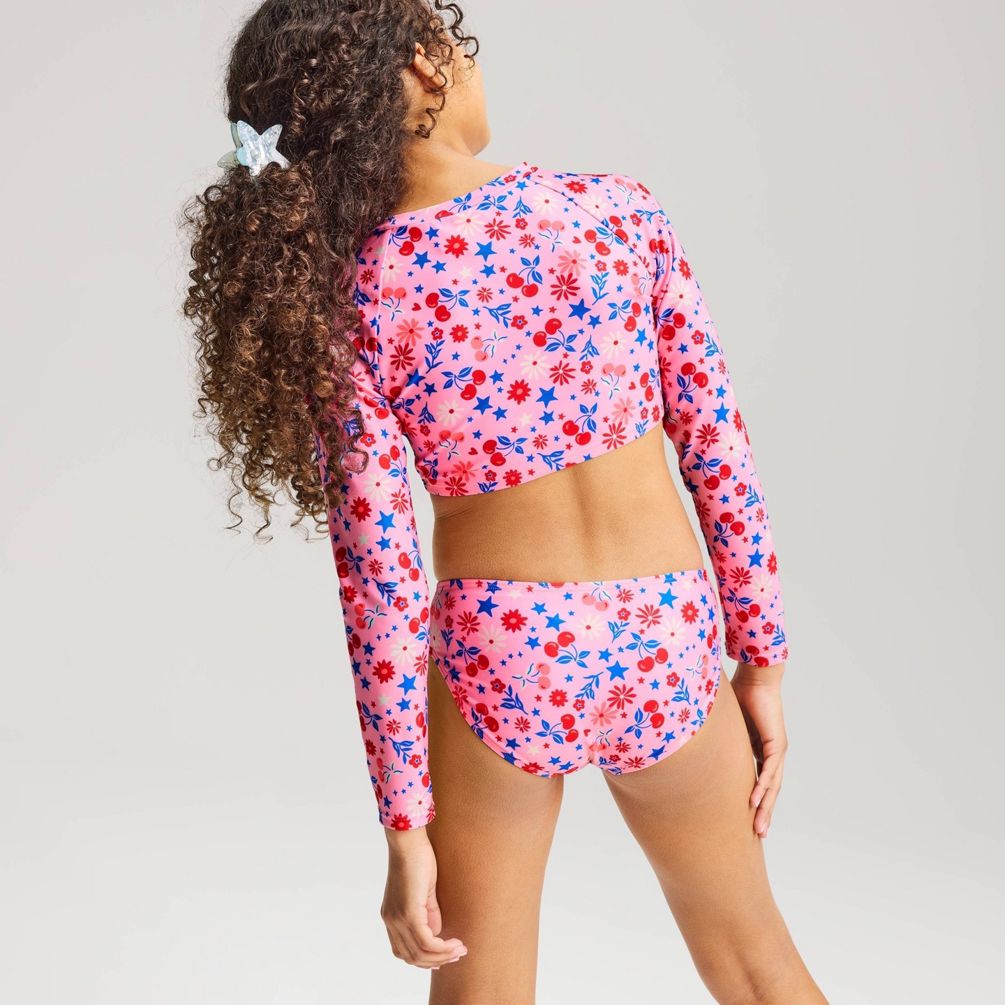Детские купальники Cat & Jack Girls' Very Cherry Long Sleeve Rash Guard Bikini Set, цвет: Розовый — фото 2
