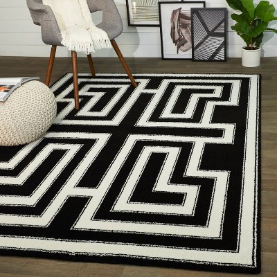 Black and White Geometric Stain-Resistant Synthetic Rug 5'3" x 7'